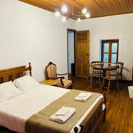 Casa Cerdeira Ribeira Sacra Feriehus *